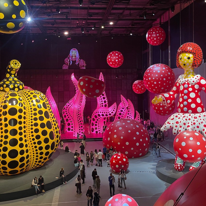 Building an Immersive Universe, the Yayoi Kusama way